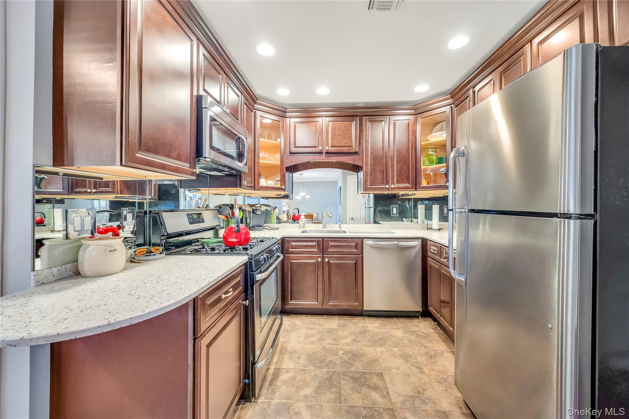 #7 photo, 17 Hunter Drive, サフォーク郡 Central Islip , NY 11722