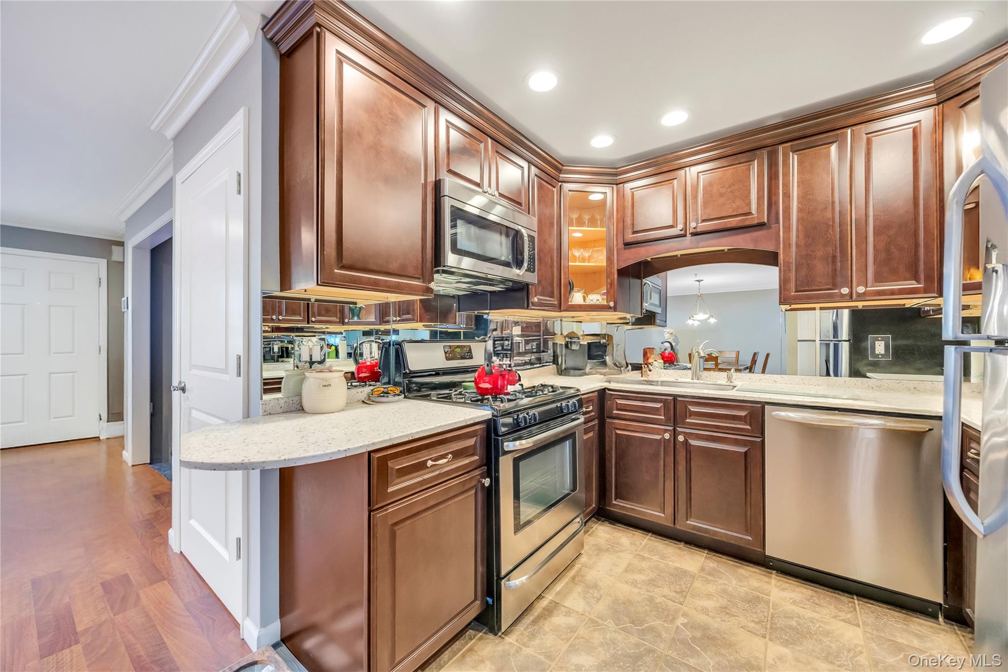 #8 photo, 17 Hunter Drive, サフォーク郡 Central Islip , NY 11722