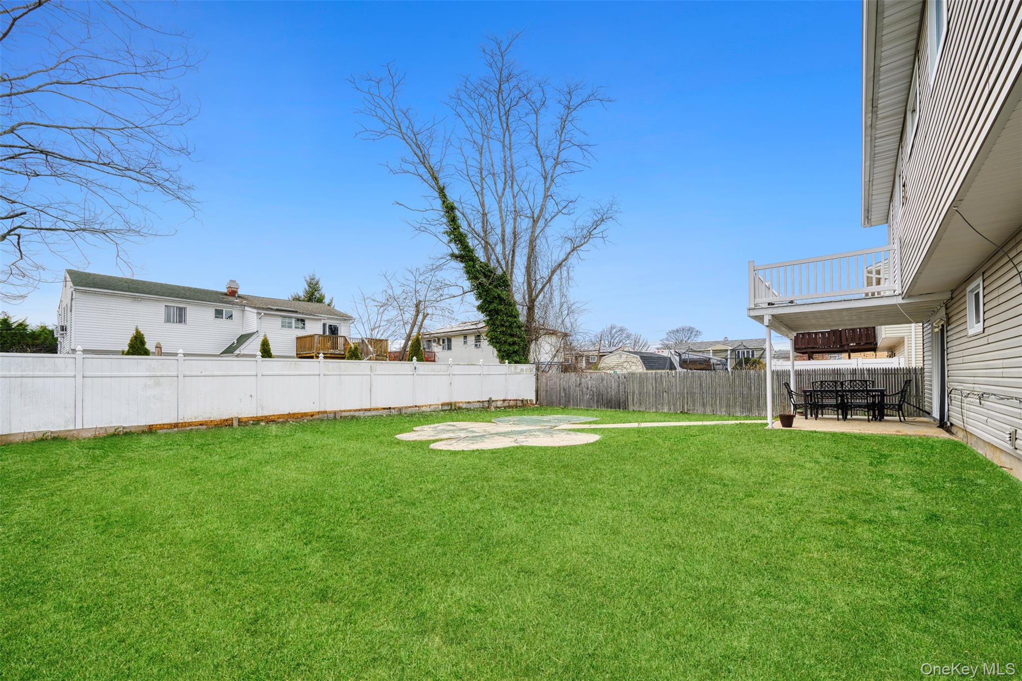 #16 photo, 3 Ozone Place, ナッソー郡 Massapequa , NY 11758