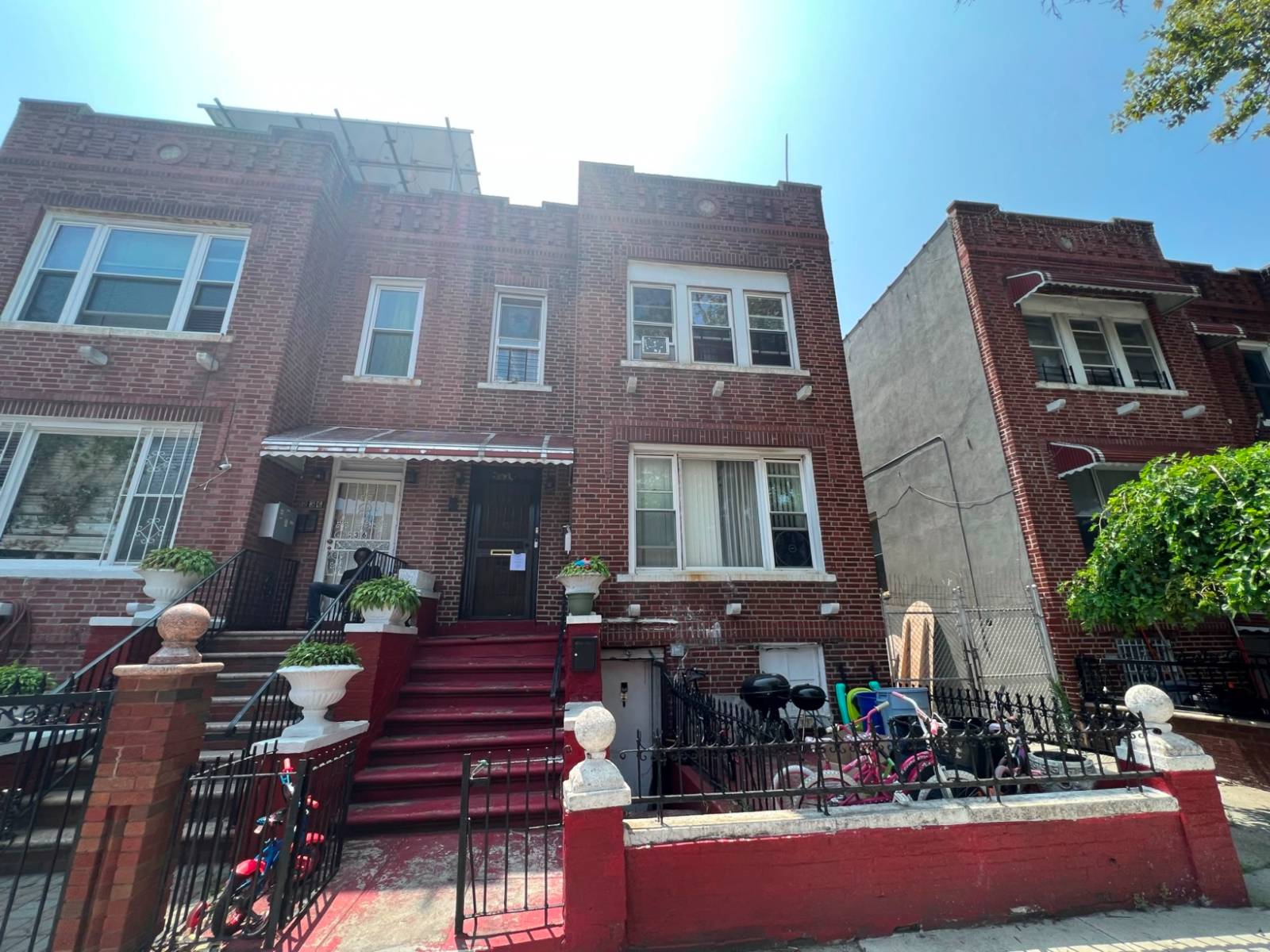 #1 photo, 234 E 93rd St, Brooklyn , NY 11212