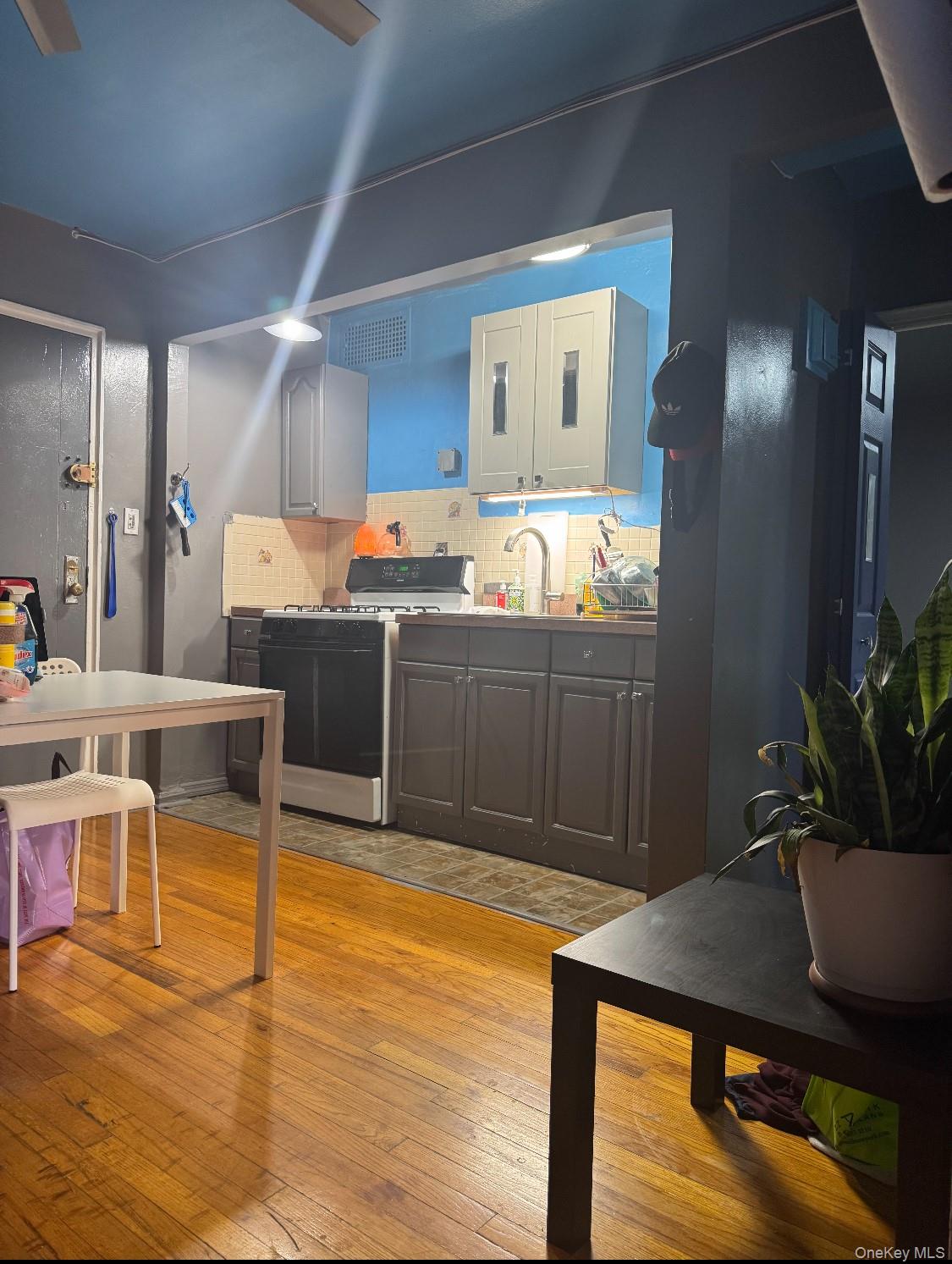 #1 photo, 212-04 75 Avenue, Bayside , NY 11364