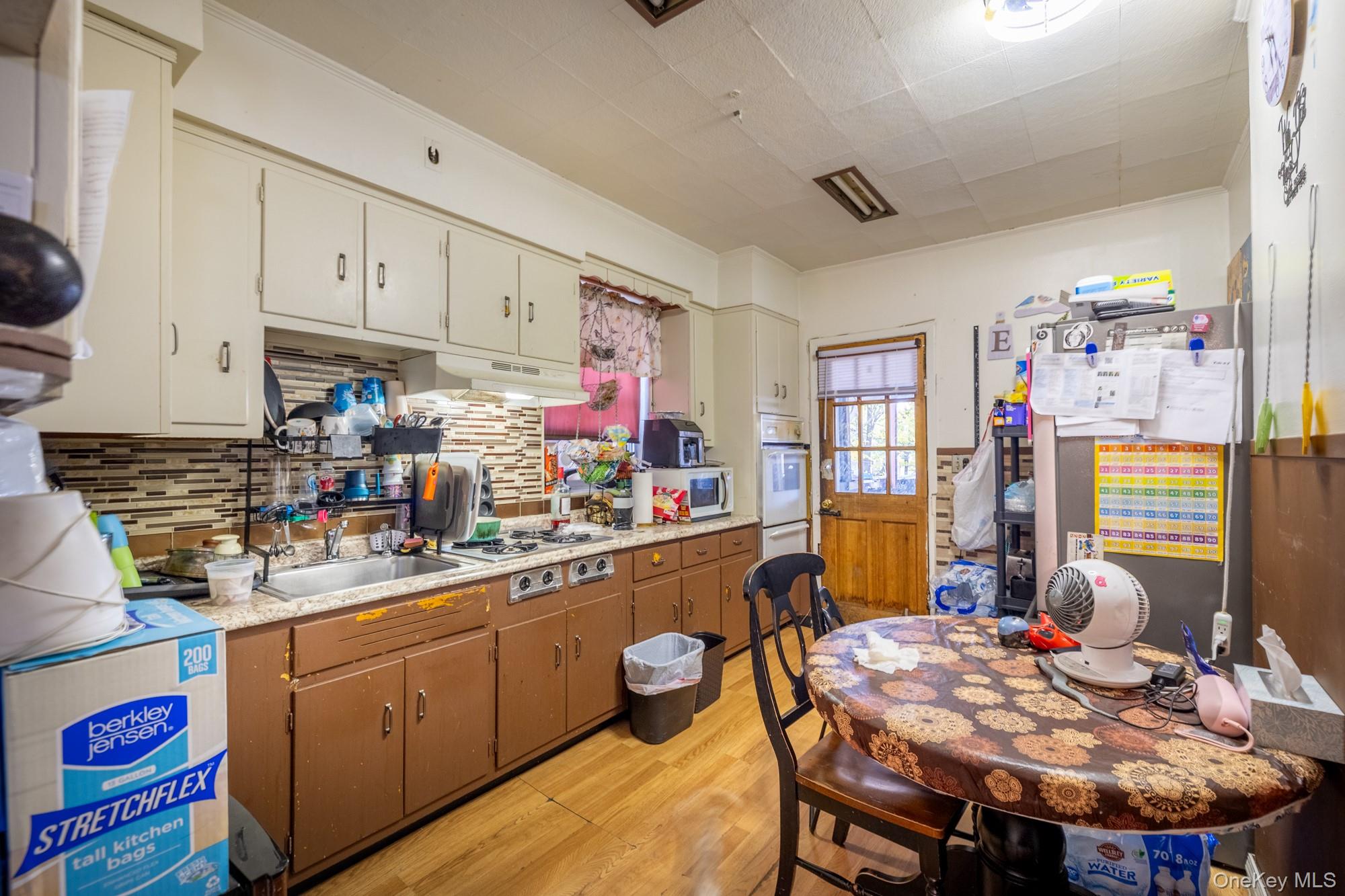 #20 photo, 677 Van Nest Avenue, Bronx , NY 10462