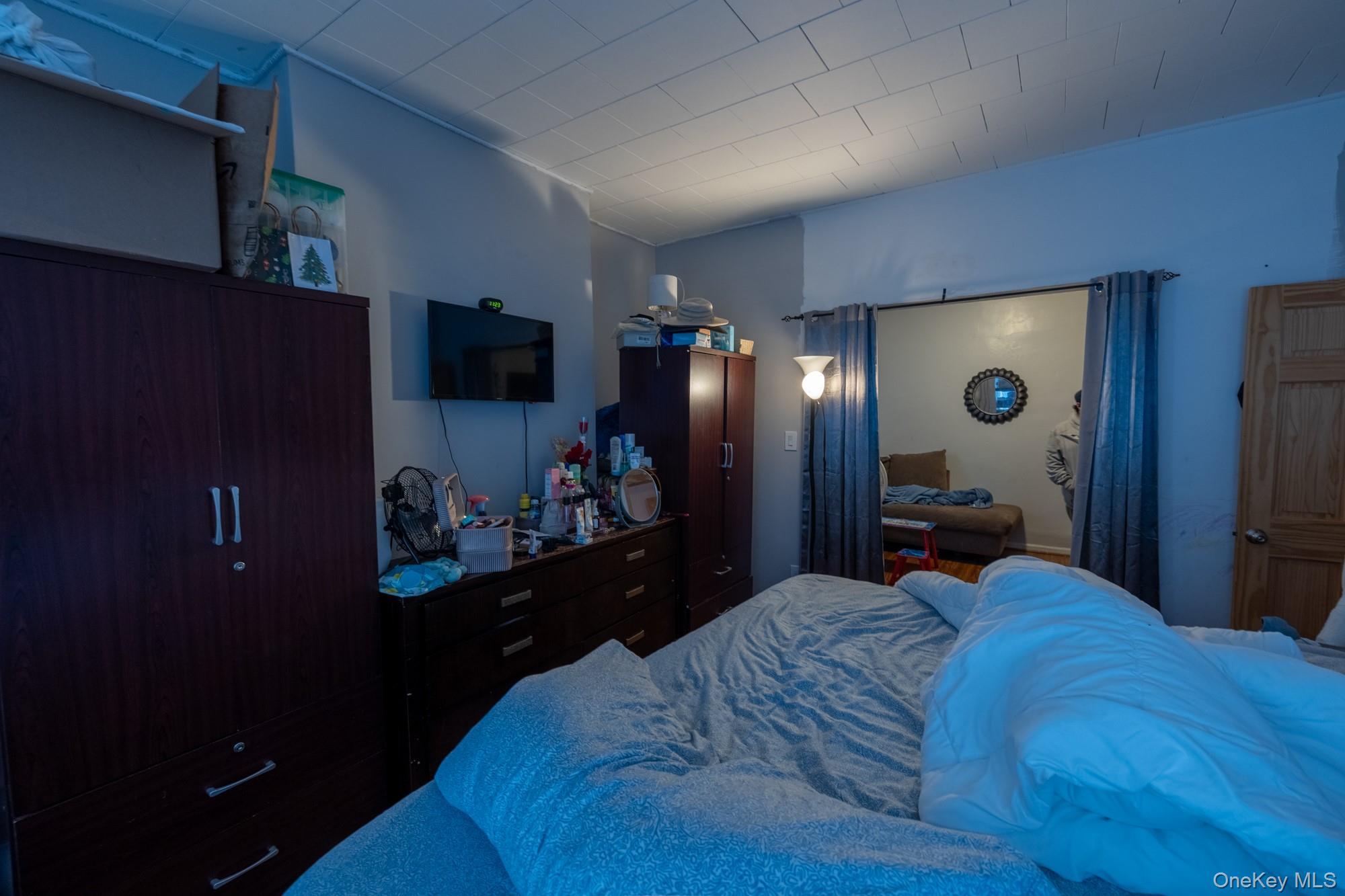 #11 photo, 679 Van Nest Avenue, Bronx , NY 10462