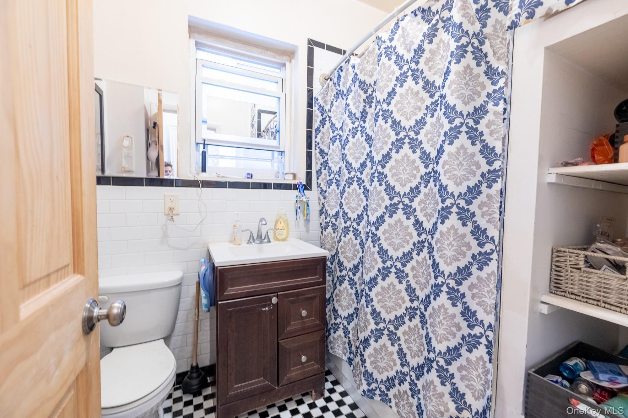 #16 photo, 679 Van Nest Avenue, Bronx , NY 10462