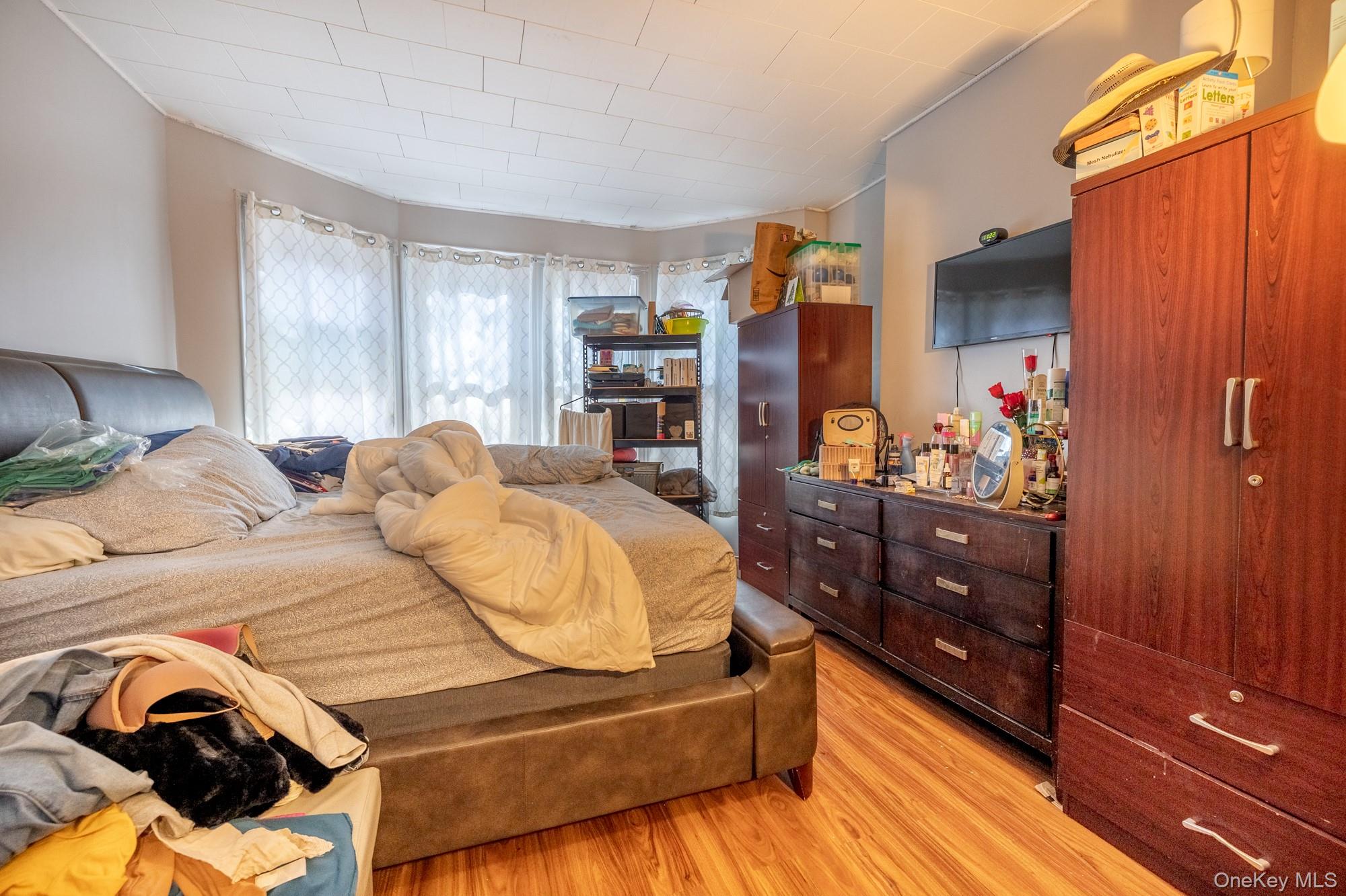 #7 photo, 679 Van Nest Avenue, Bronx , NY 10462