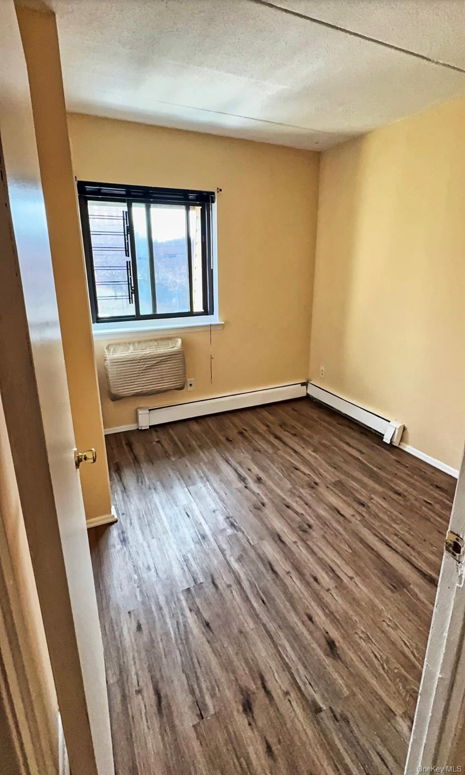 #11 photo, 721 Thieriot Avenue, Bronx , NY 10473