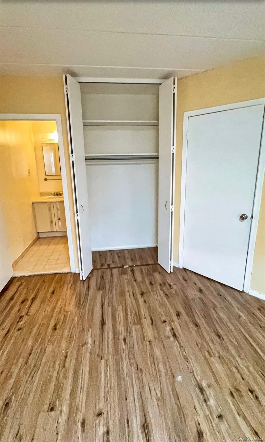 #14 photo, 721 Thieriot Avenue, Bronx , NY 10473