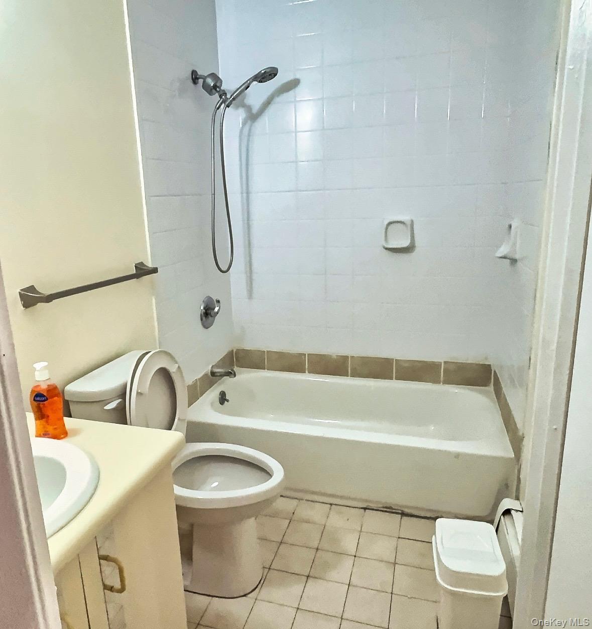 #16 photo, 721 Thieriot Avenue, Bronx , NY 10473