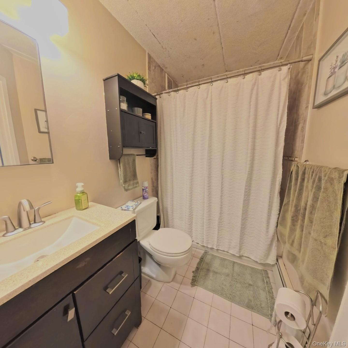 #3 photo, 721 Thieriot Avenue, Bronx , NY 10473