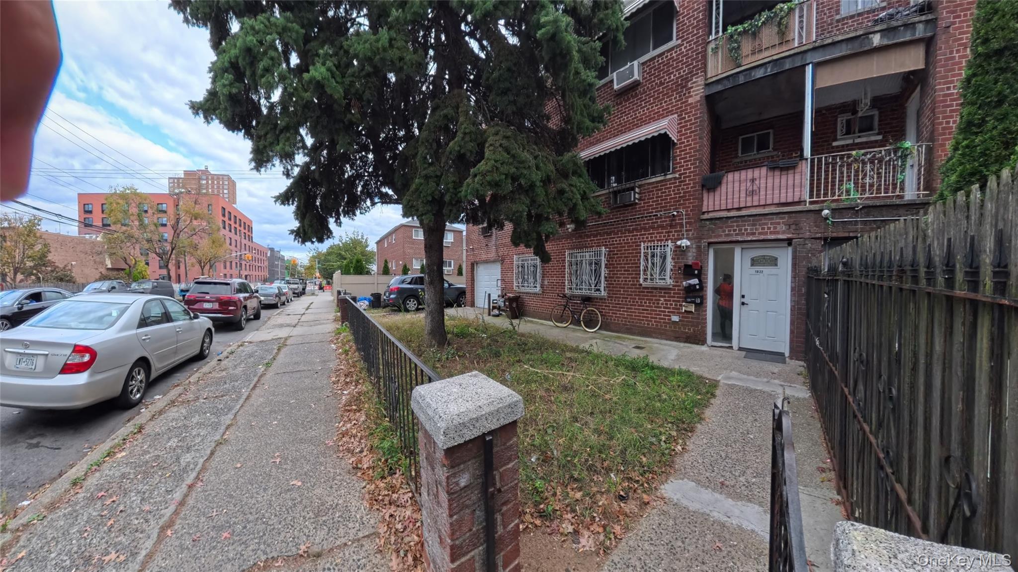 #6 photo, 1822 Seward Avenue, Bronx , NY 10473