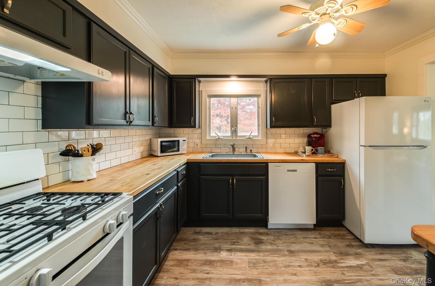 #5 photo, 352-354 Ruskey Lane, Hyde Park , NY 12538