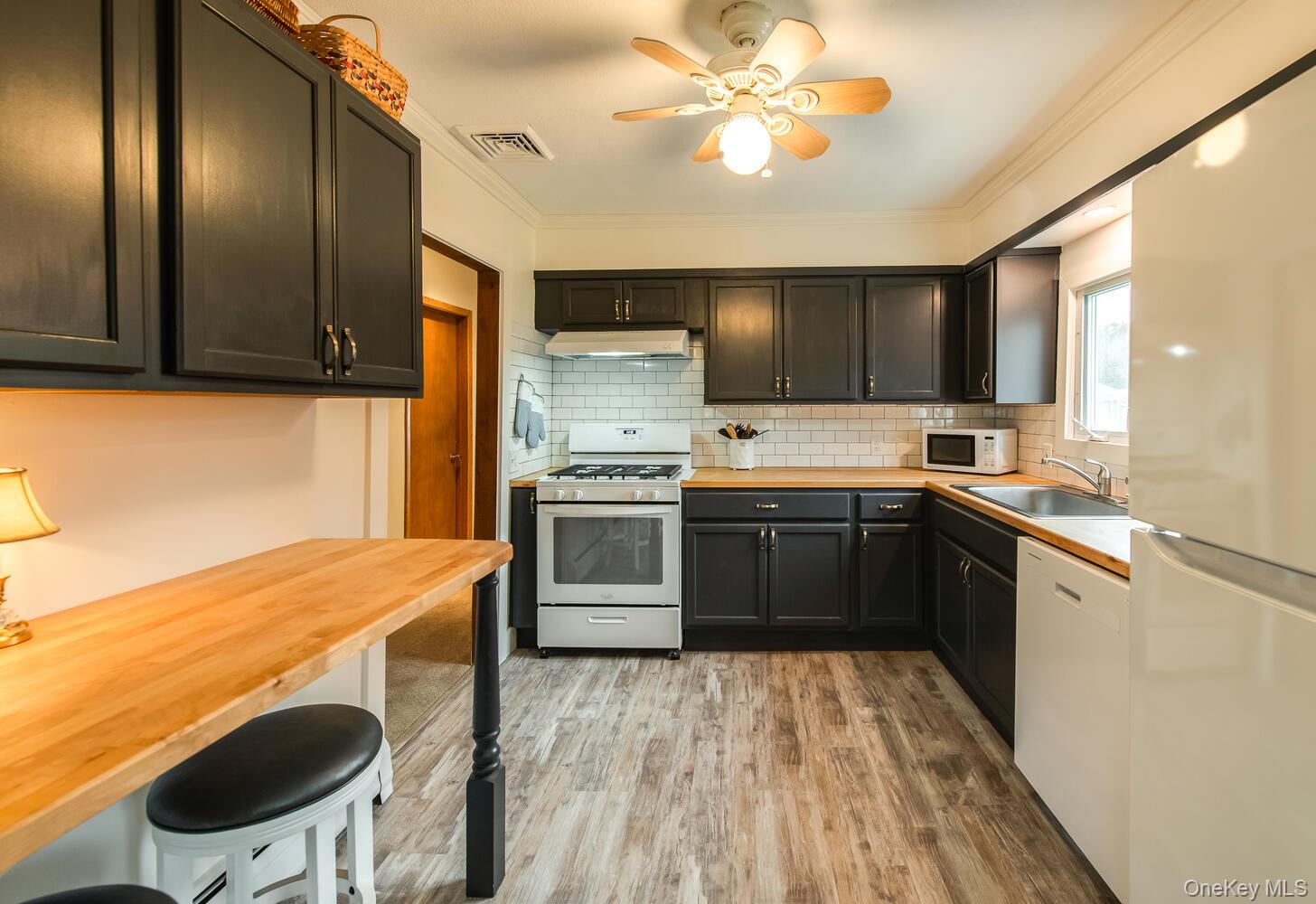 #6 photo, 352-354 Ruskey Lane, Hyde Park , NY 12538