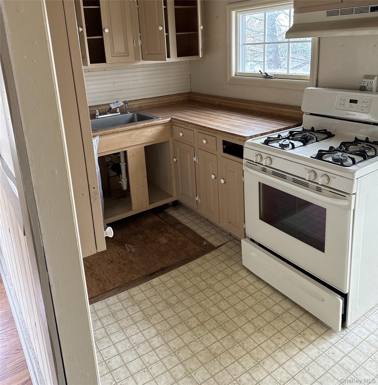 #3 photo, 724 Locksley Road, Yorktown Heights , NY 10598