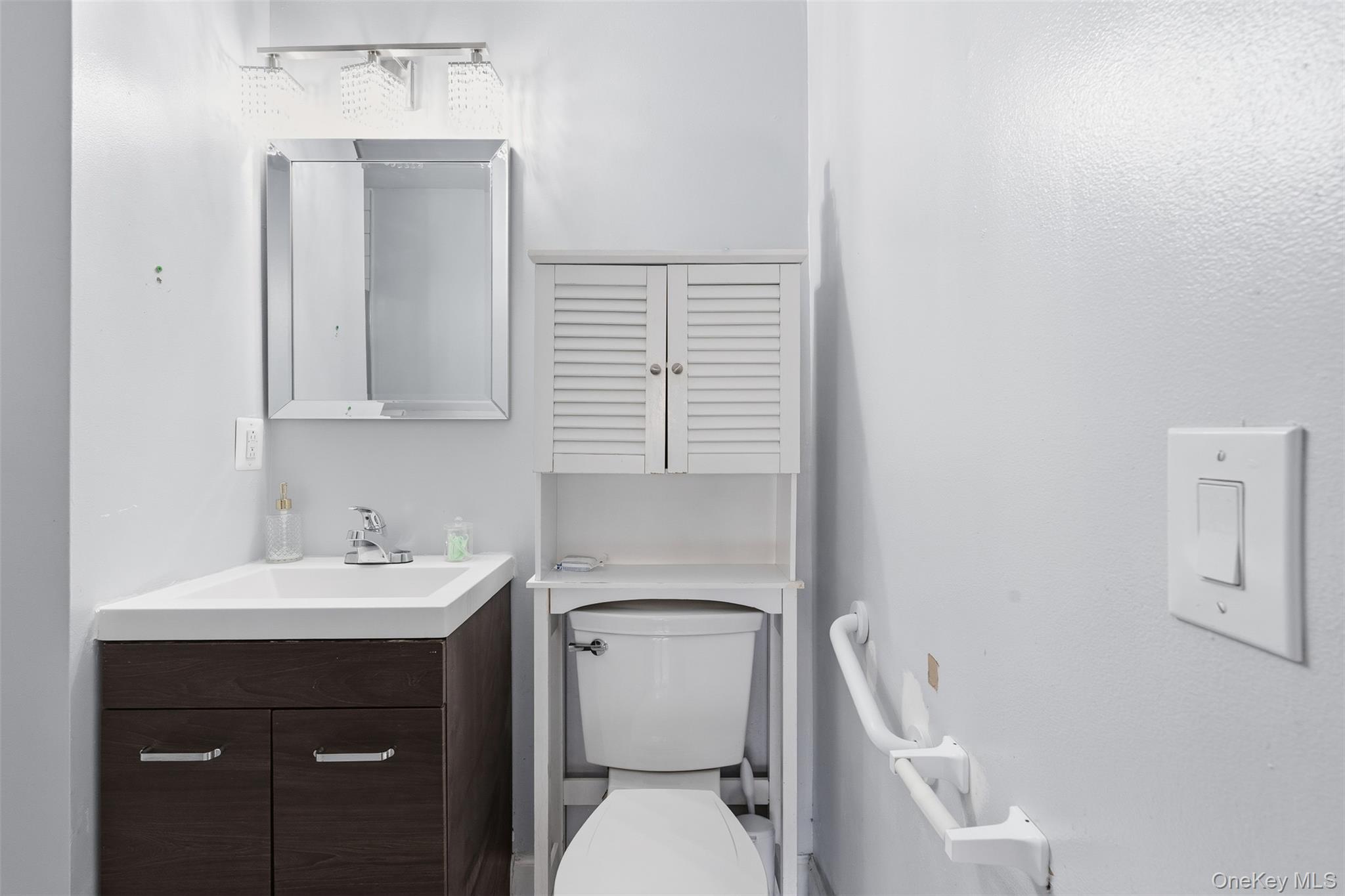 #17 photo, 11 Granada Cres, White Plains , NY 10603