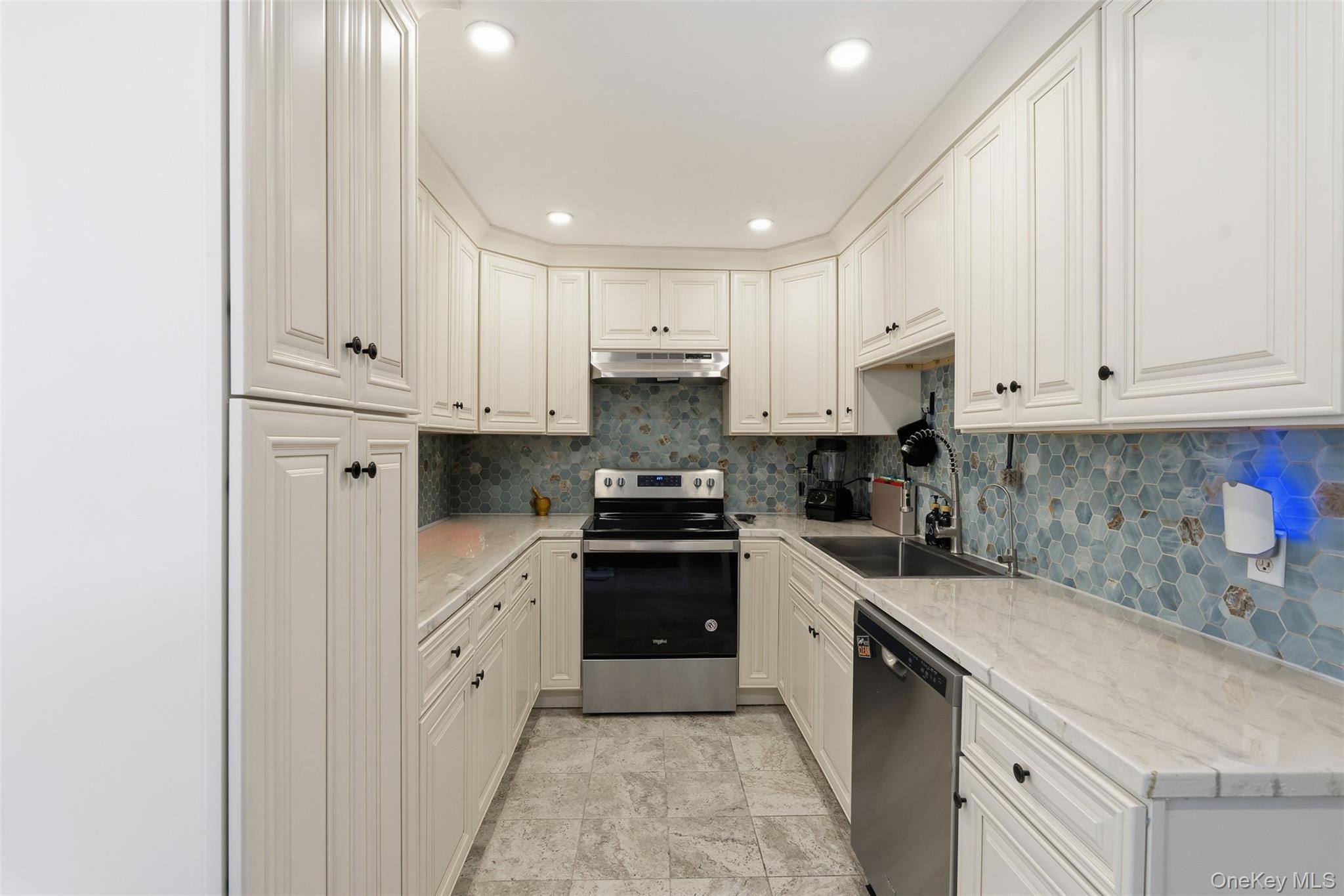 #9 photo, 11 Granada Cres, White Plains , NY 10603