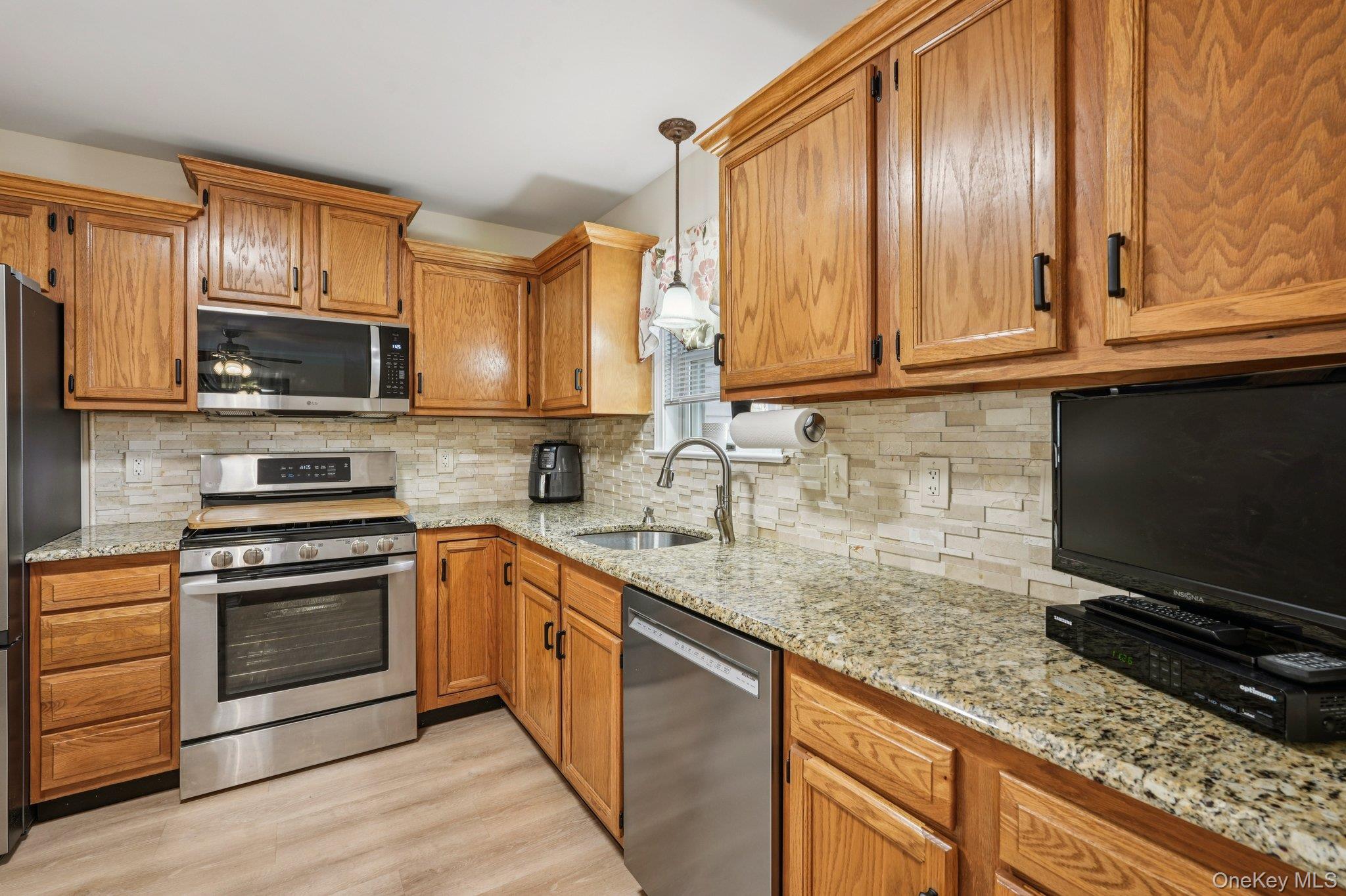 #14 photo, 20 Lackawanna Trail, Montebello , NY 10901