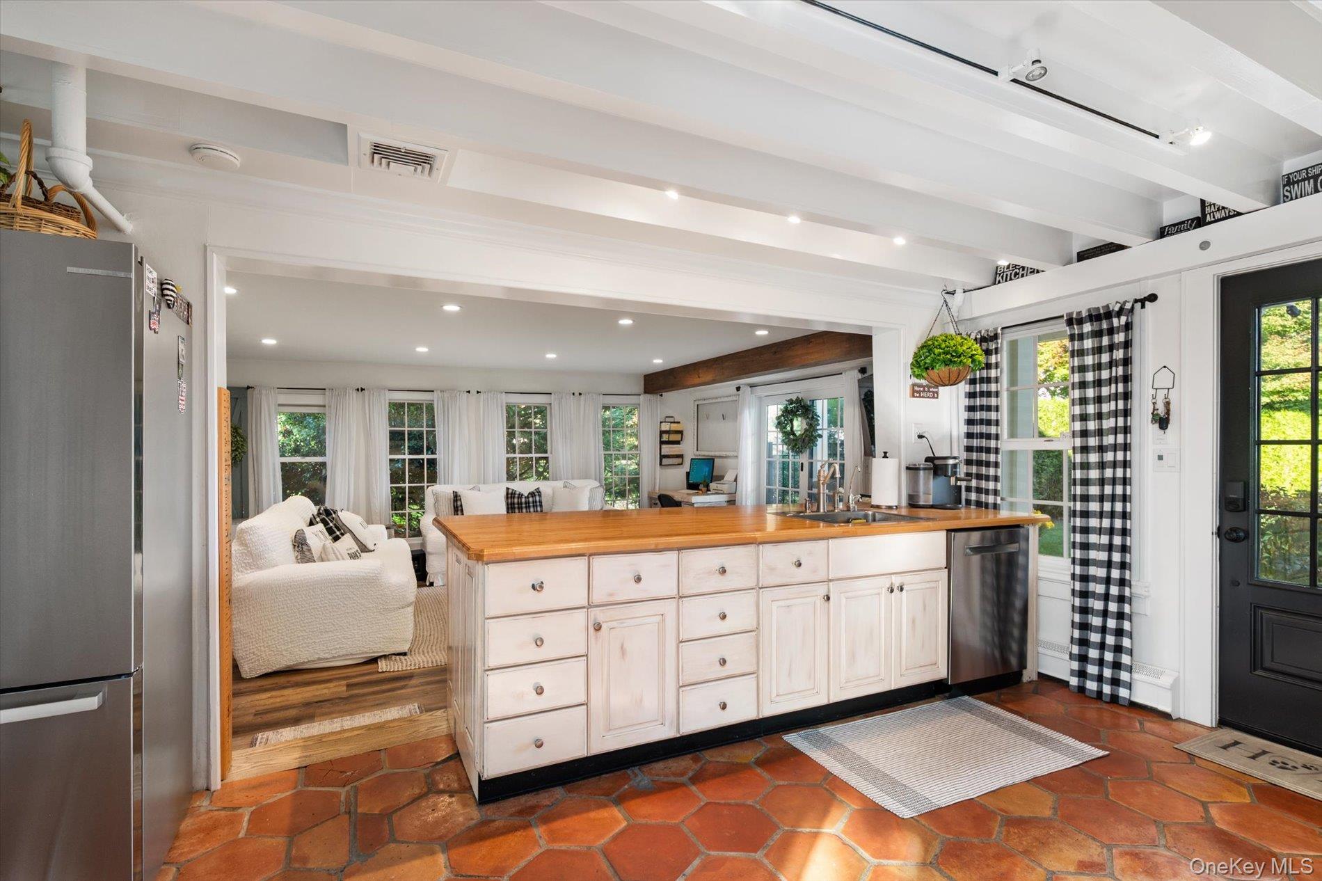 #6 photo, 278 Fire Island Avenue, 東長島 Babylon , NY 11702