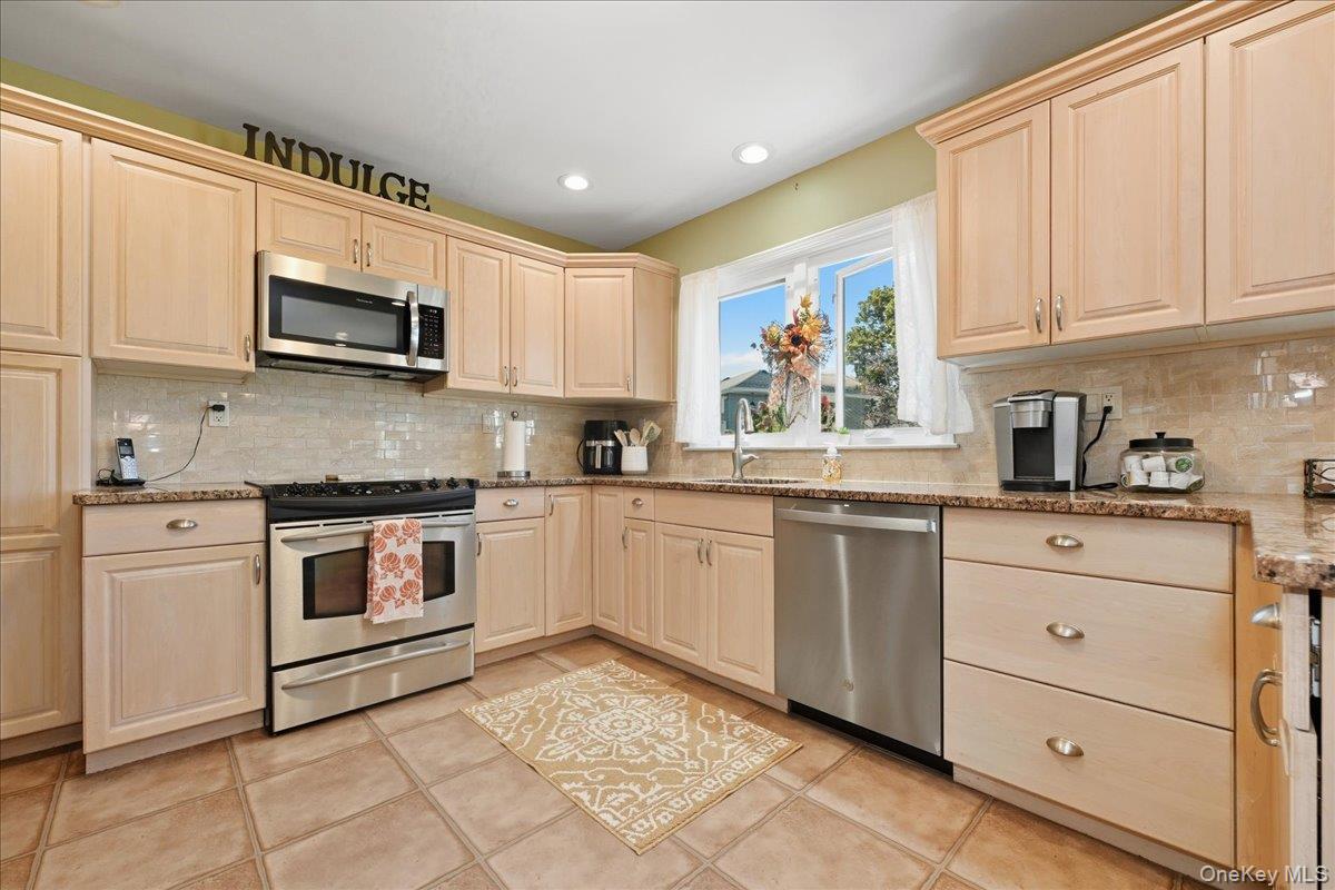 #12 photo, 1328 Oneida Avenue, North Bellmore , NY 11710