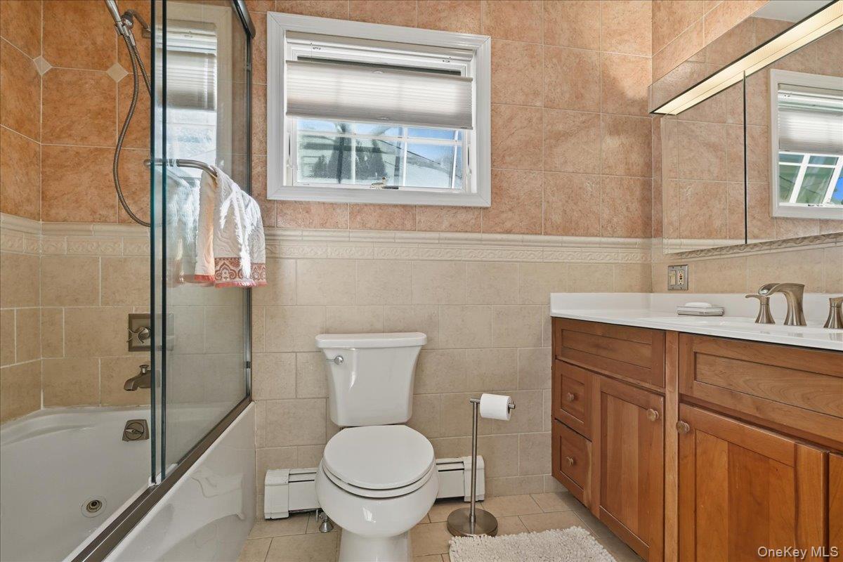 #18 photo, 1328 Oneida Avenue, North Bellmore , NY 11710