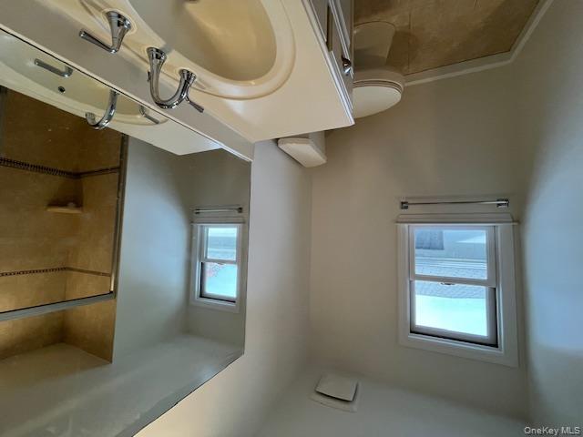 #13 photo, 42 Dunwood Road, Port Washington , NY 11050