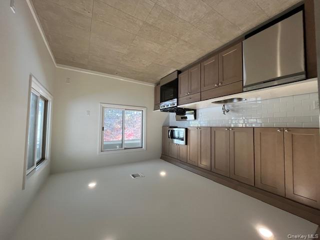 #7 photo, 42 Dunwood Road, Port Washington , NY 11050