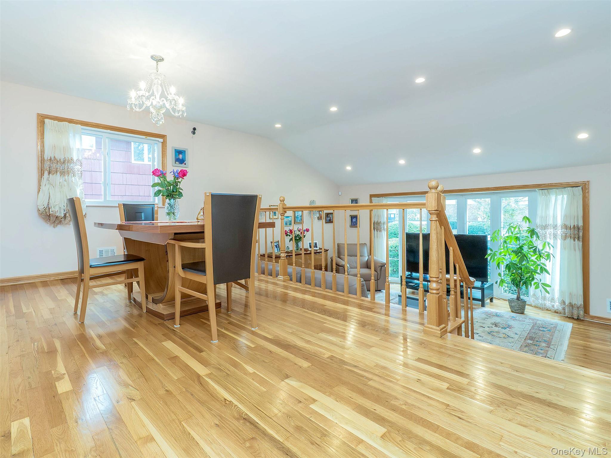 #10 photo, 55 Driftwood Drive, Port Washington , NY 11050