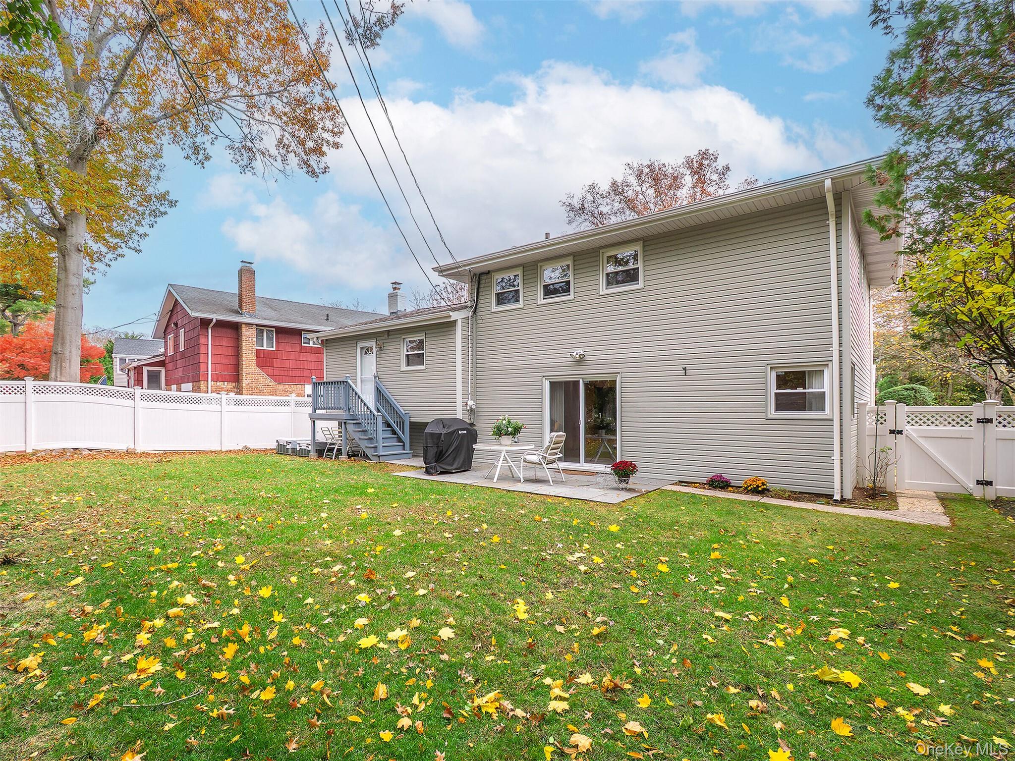 #19 photo, 55 Driftwood Drive, Port Washington , NY 11050