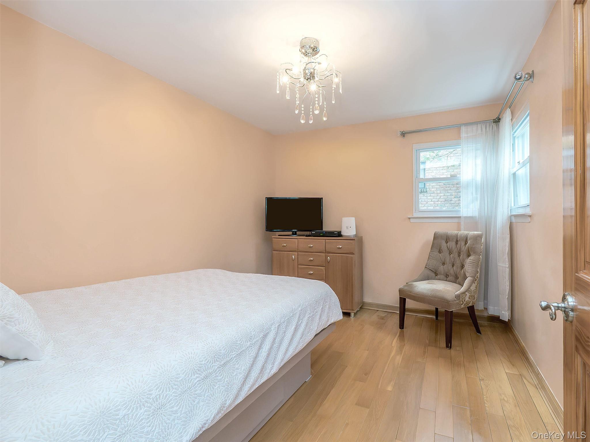 #6 photo, 55 Driftwood Drive, Port Washington , NY 11050