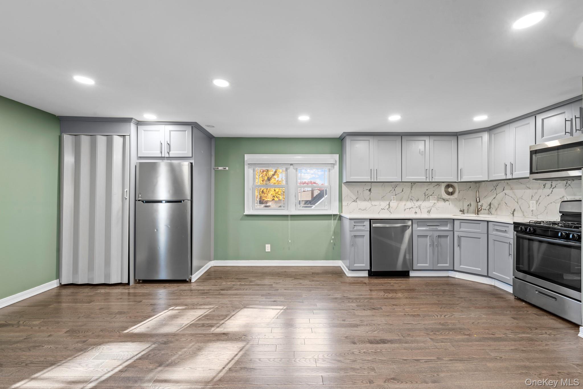 #1 photo, 205 E John Street, Lindenhurst , NY 11757