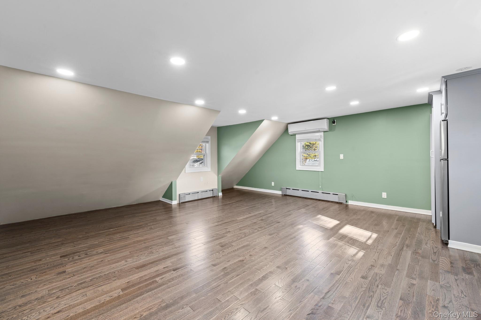 #5 photo, 205 E John Street, Lindenhurst , NY 11757