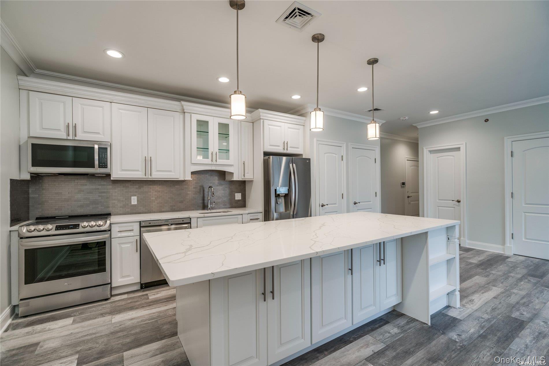 #3 photo, 110 New York Avenue, Huntington , NY 11743