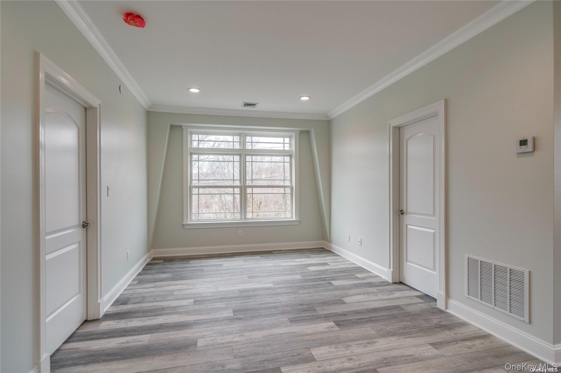 #7 photo, 110 New York Avenue, Huntington , NY 11743