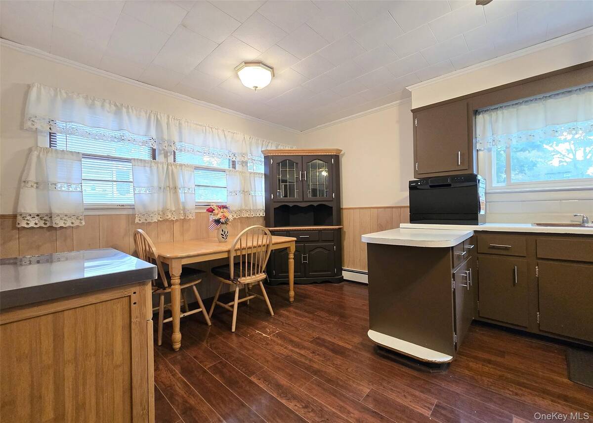 #11 photo, 242 Pawnee Street, Ronkonkoma , NY 11779