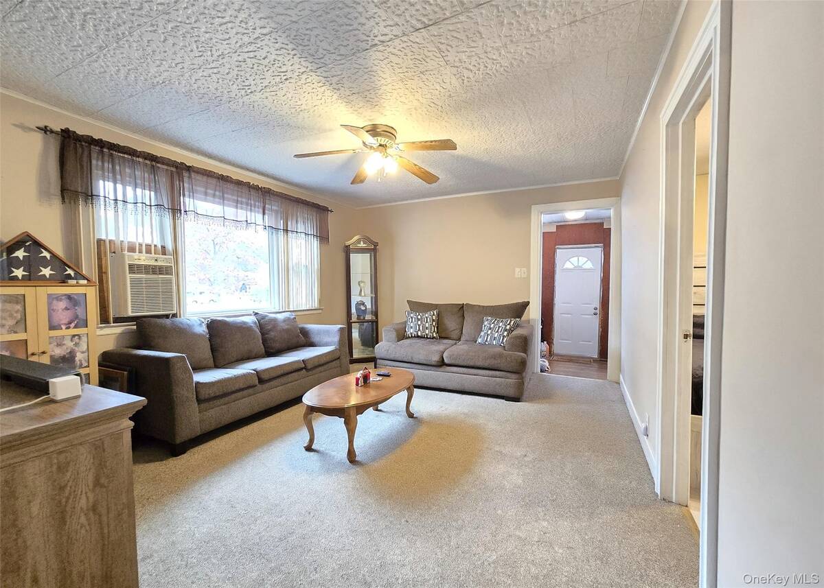 #13 photo, 242 Pawnee Street, Ronkonkoma , NY 11779