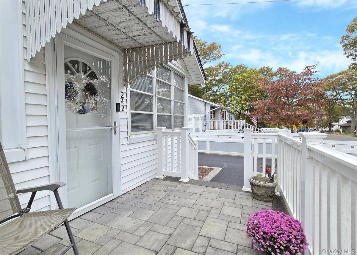 #7 photo, 242 Pawnee Street, Ronkonkoma , NY 11779