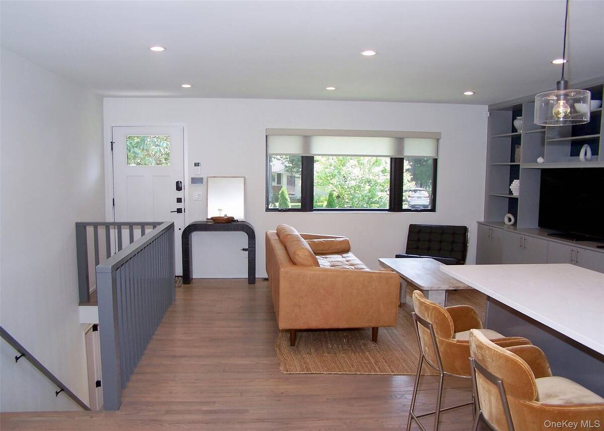 #21 photo, 47 School Street, Hampton Bays , NY 11946