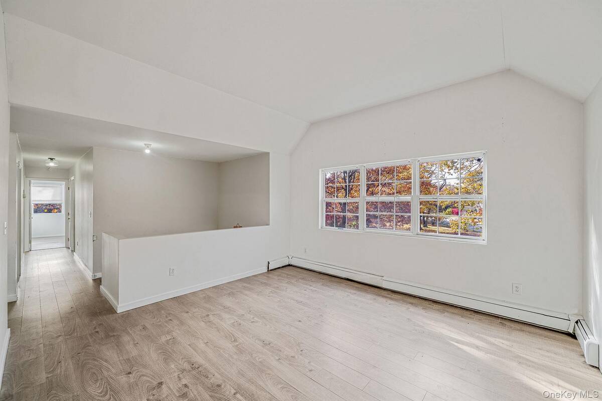 #13 photo, 1 Wendy Drive, 东长岛 Farmingville , NY 11738