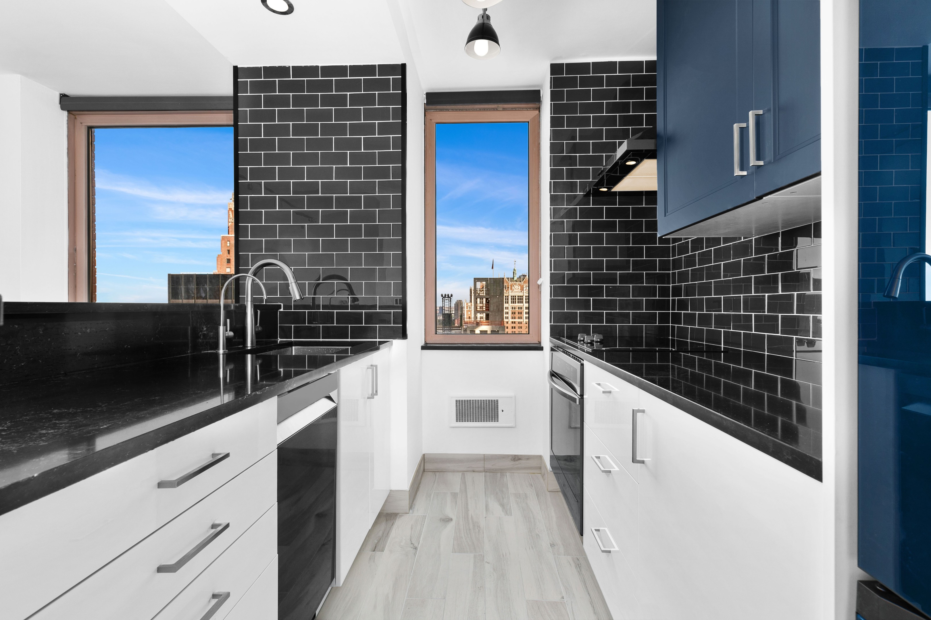 #4 photo, 235 E 40TH Street, Murray Hill , NY 10016