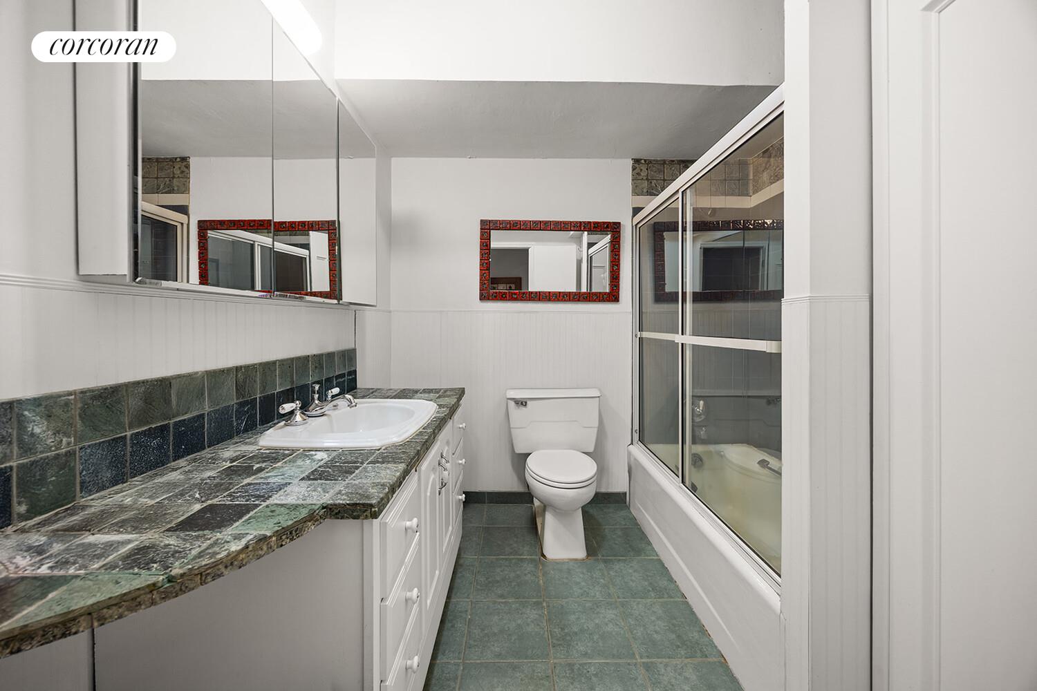 #11 photo, 135 W 70TH Street, Lincoln Square , NY 10023