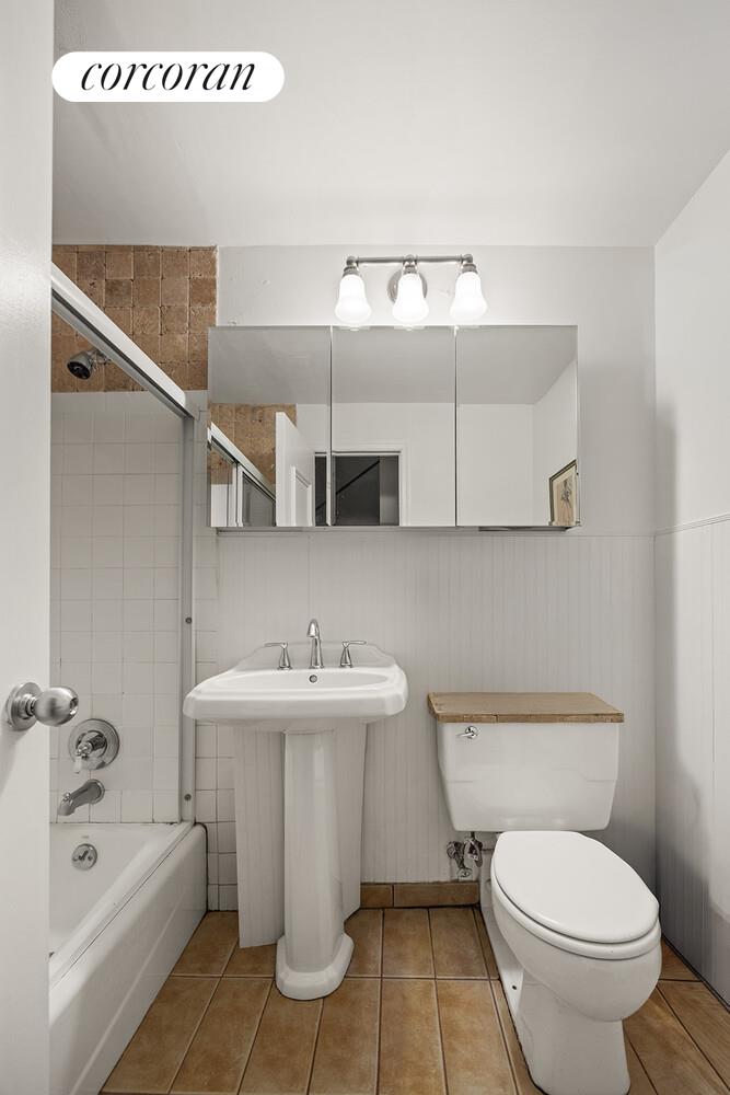 #8 photo, 135 W 70TH Street, Lincoln Square , NY 10023