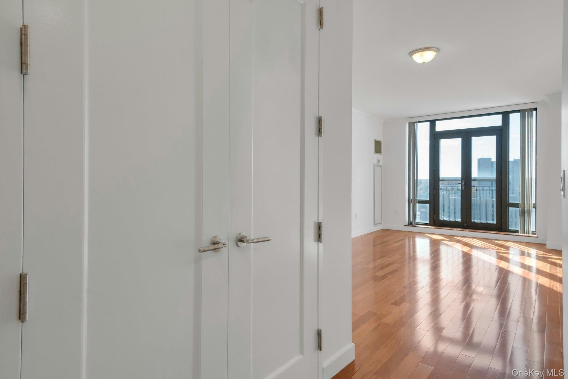 #17 photo, 10 City Place, White Plains , NY 10601