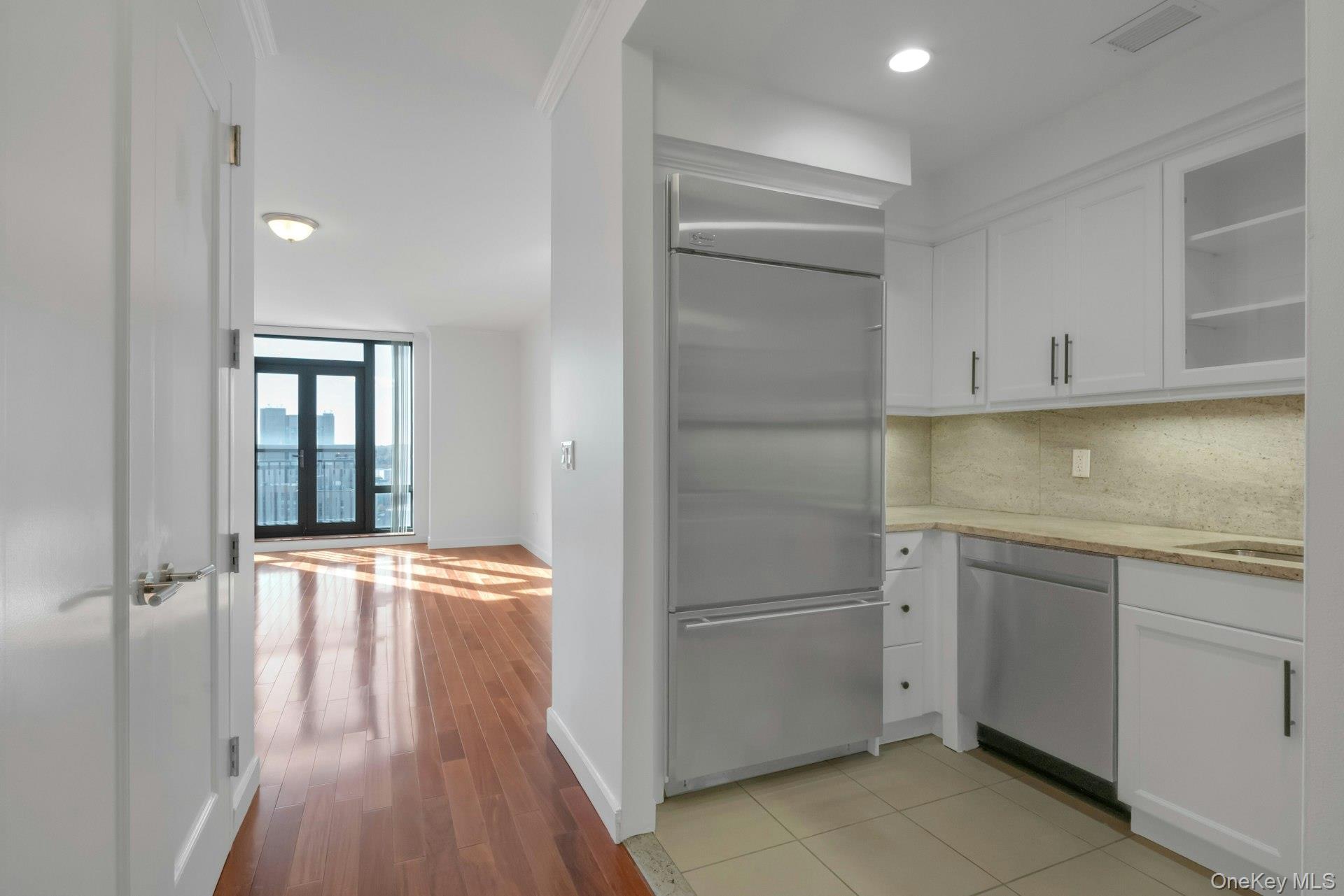 #7 photo, 10 City Place, White Plains , NY 10601