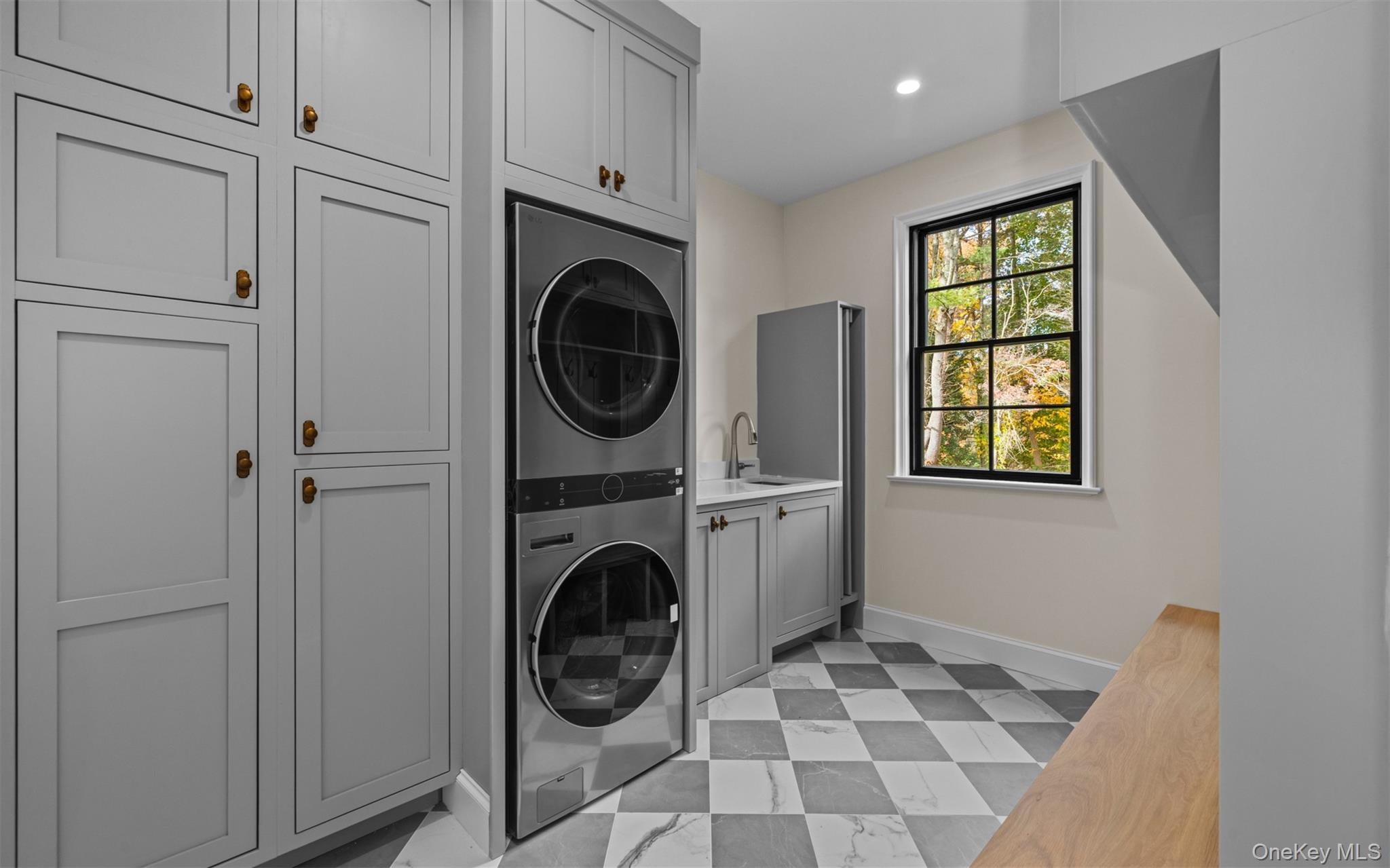 #15 photo, 756 Mount Sinai-Coram Road, Mount Sinai , NY 11766