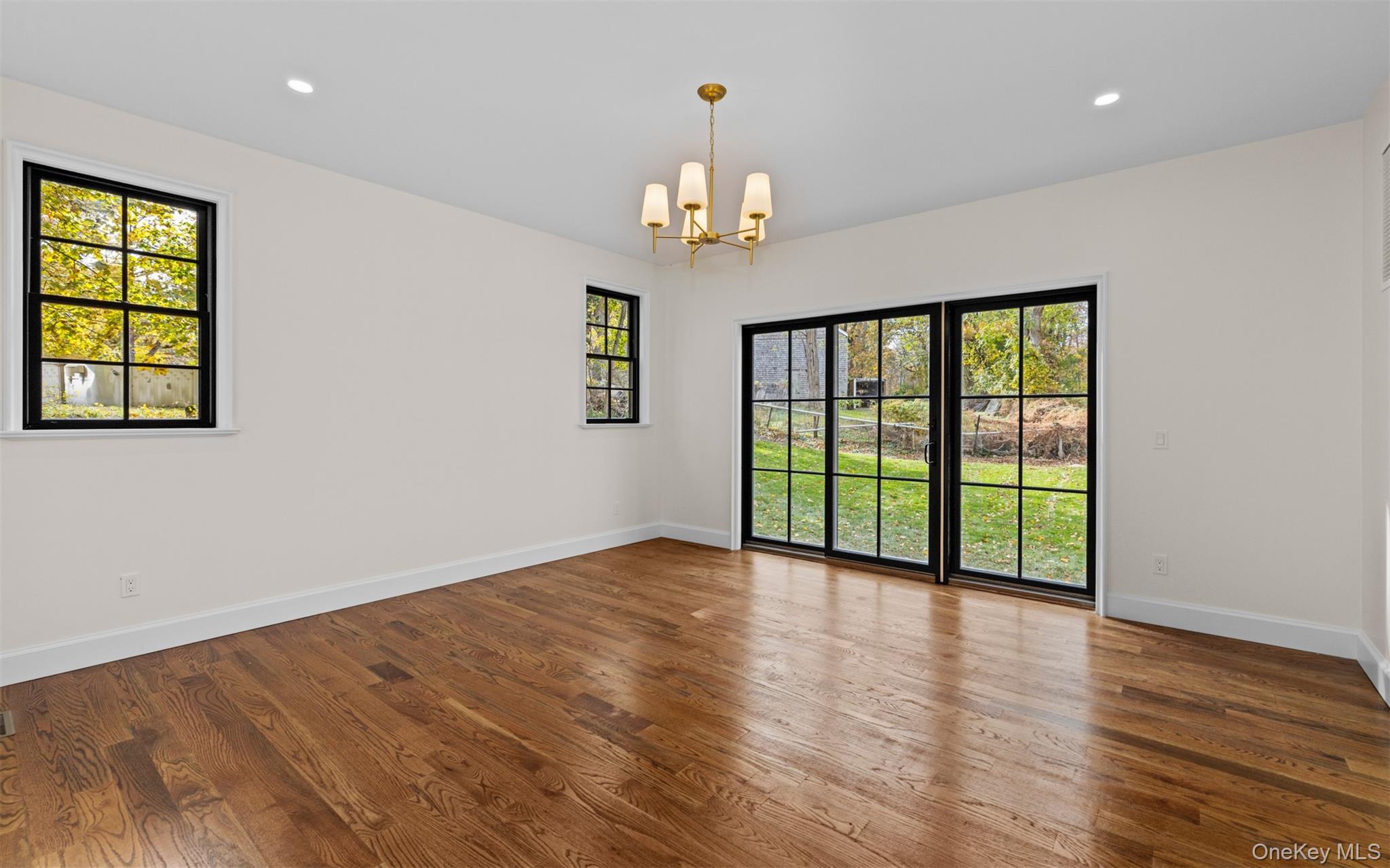 #17 photo, 756 Mount Sinai-Coram Road, Mount Sinai , NY 11766