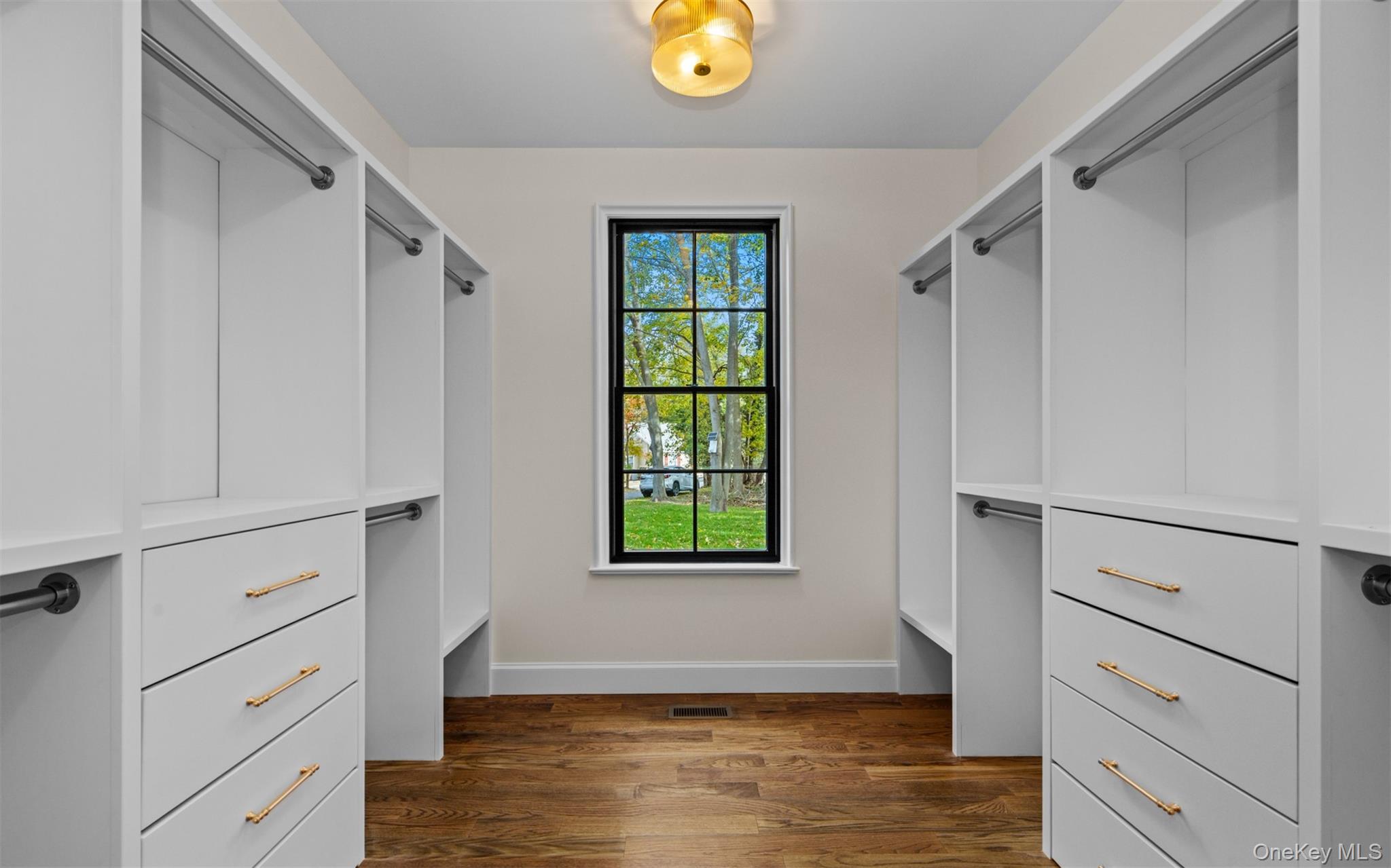 #20 photo, 756 Mount Sinai-Coram Road, Mount Sinai , NY 11766