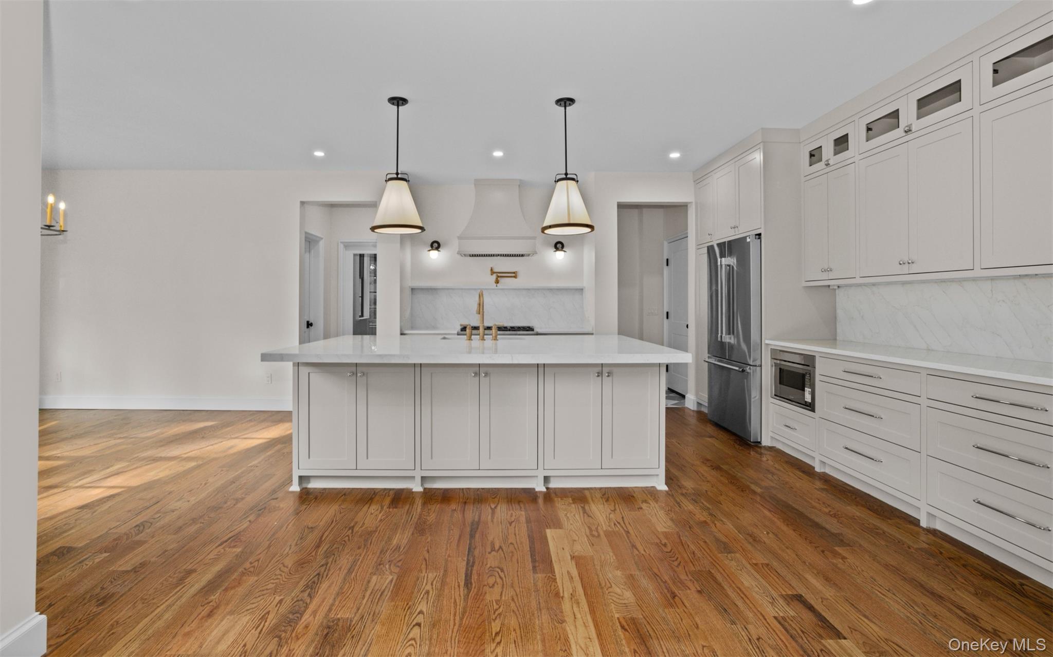 #6 photo, 756 Mount Sinai-Coram Road, Mount Sinai , NY 11766