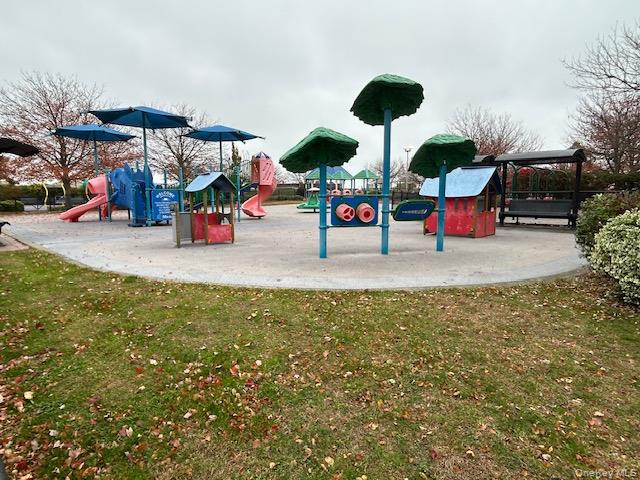 #3 photo, 10 Kirgan Court, East Rockaway , NY 11518