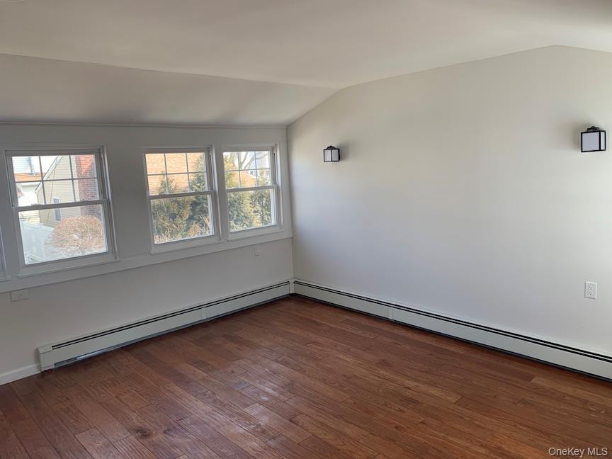 #8 photo, 10 Kirgan Court, East Rockaway , NY 11518