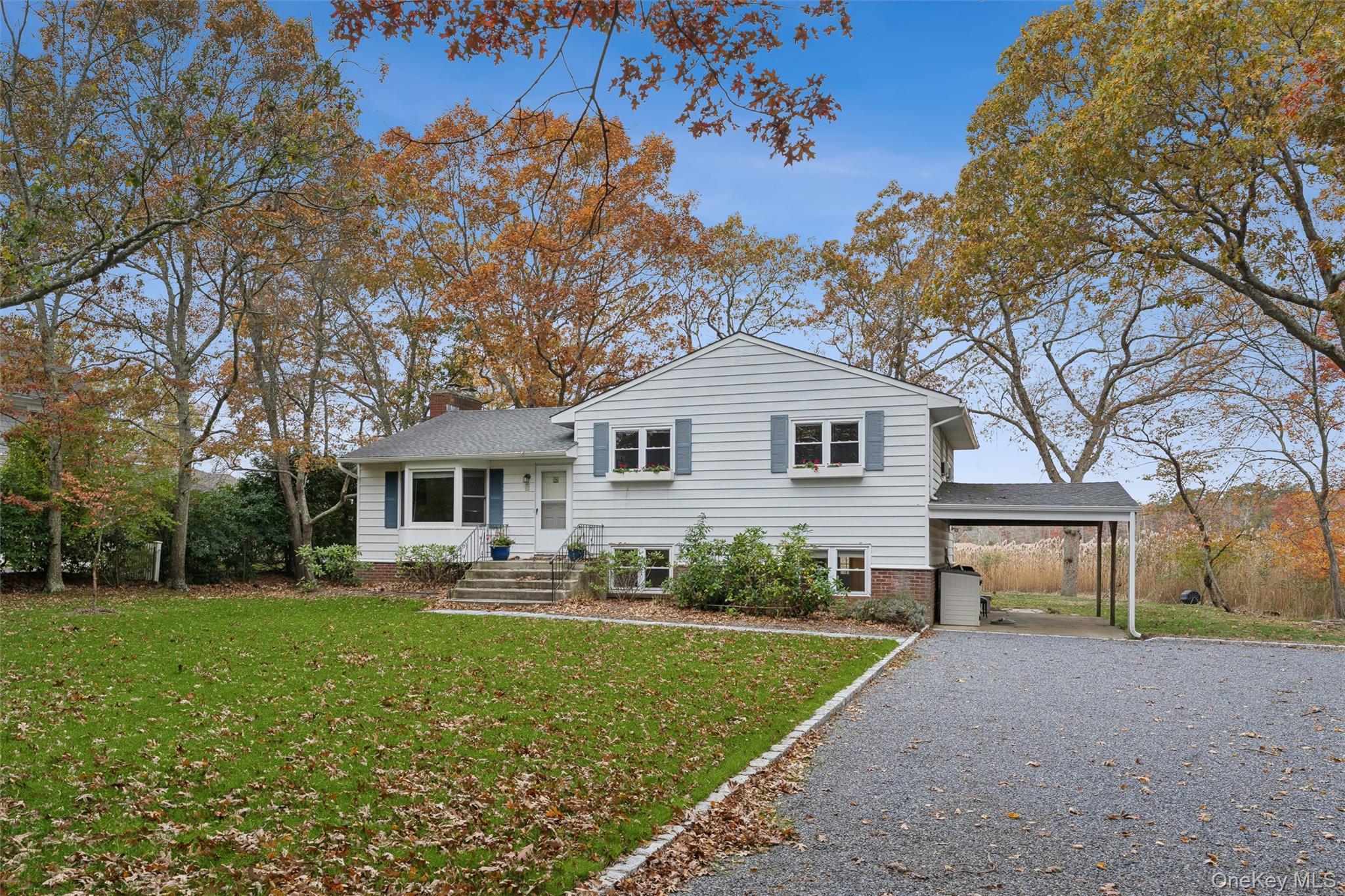 #1 photo, 23 Old Main Road, Quogue , NY 11959