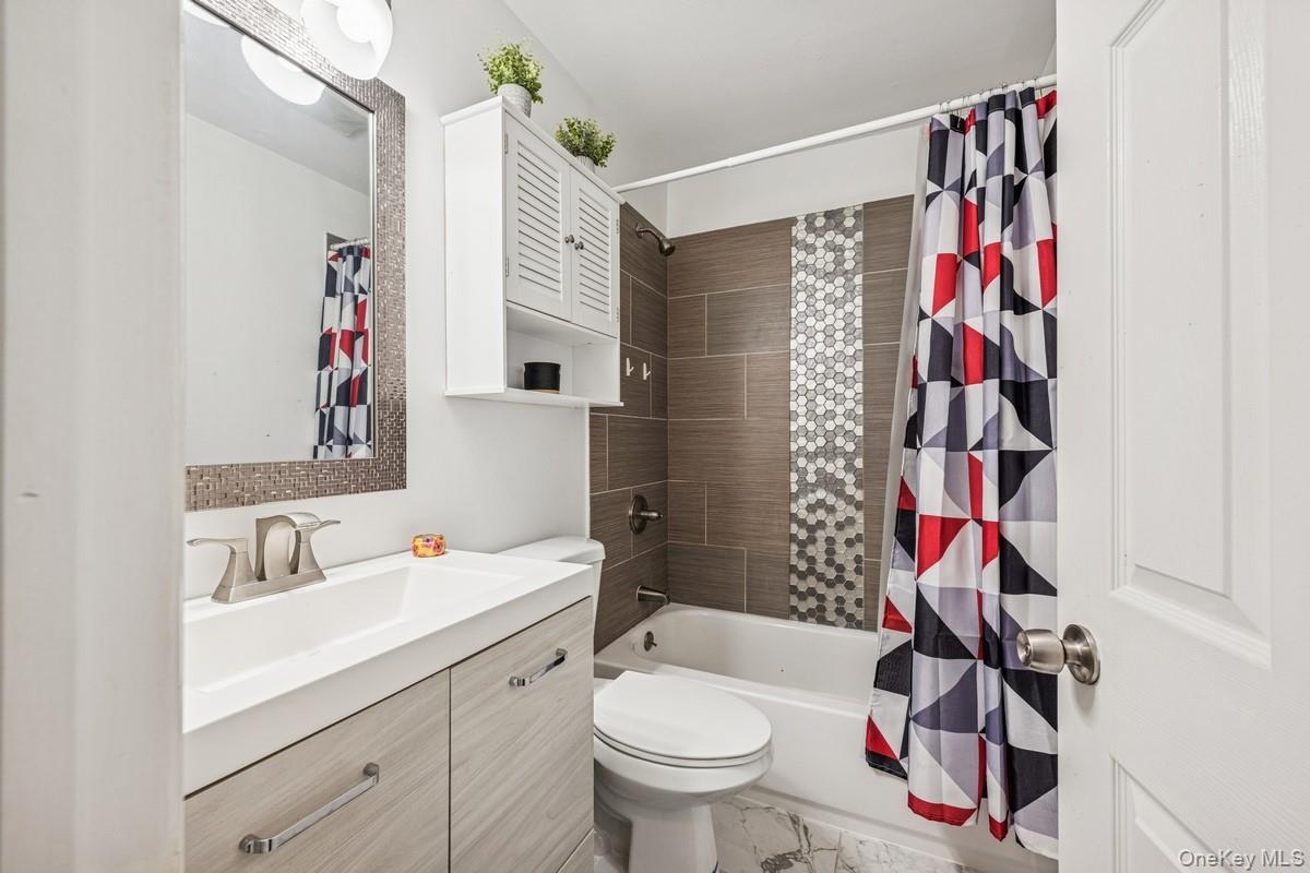 #18 photo, 26 Grand Canyon Lane, サフォーク郡 Coram , NY 11727